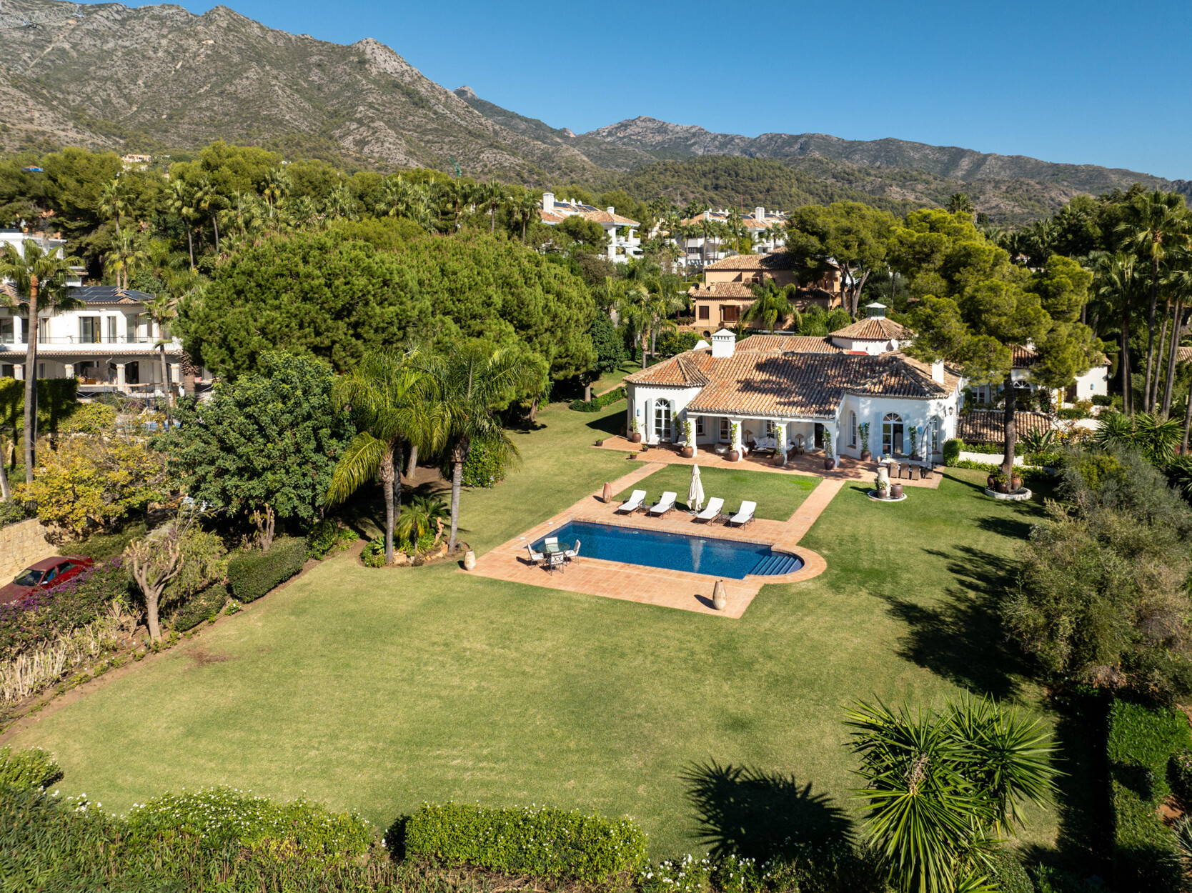 Een mediterraans juweel in Altos Reales, Marbella
