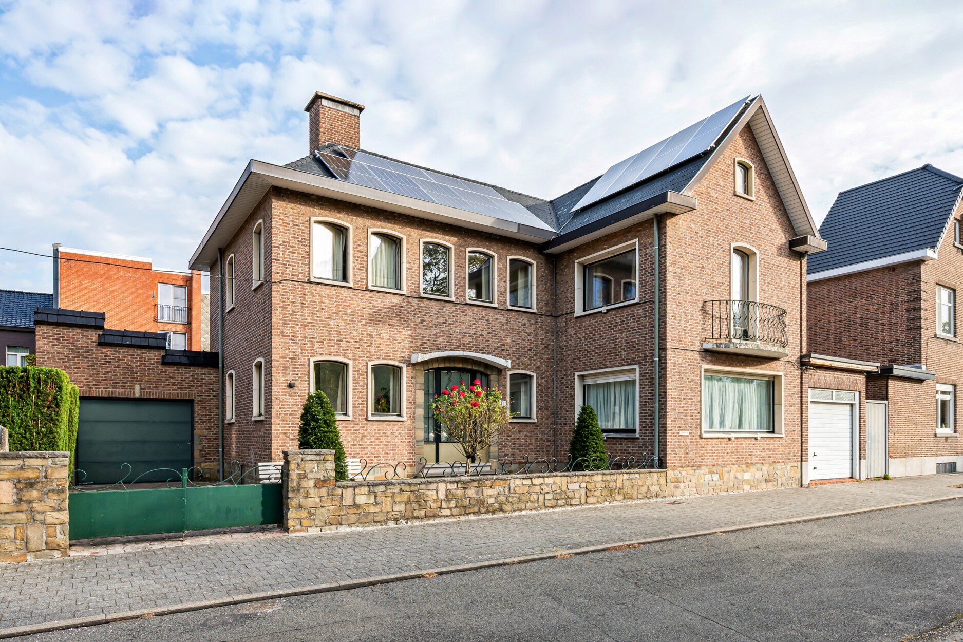 Verrassend ruime woning van 301m² met 3 slaapkamers te Leopoldsburg