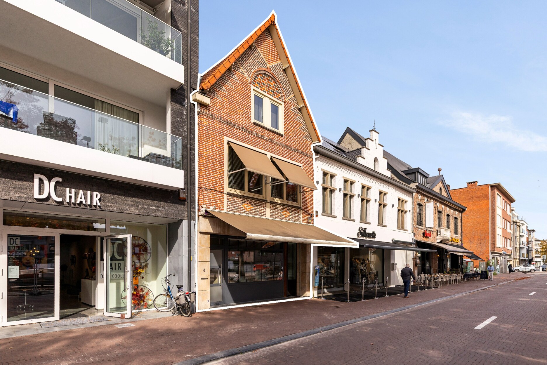 Prachtig pand met handelsruimte en woonst in centrum Mol