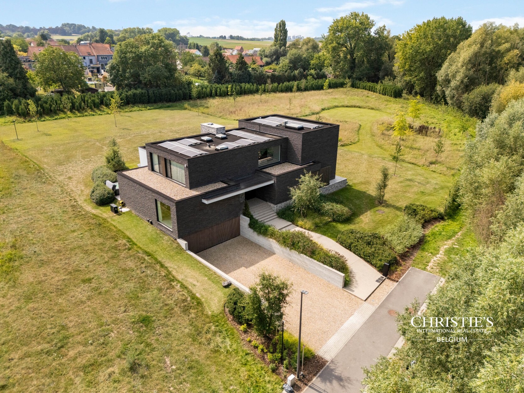 Exclusieve villa te koop, uniek gelegen in het groen