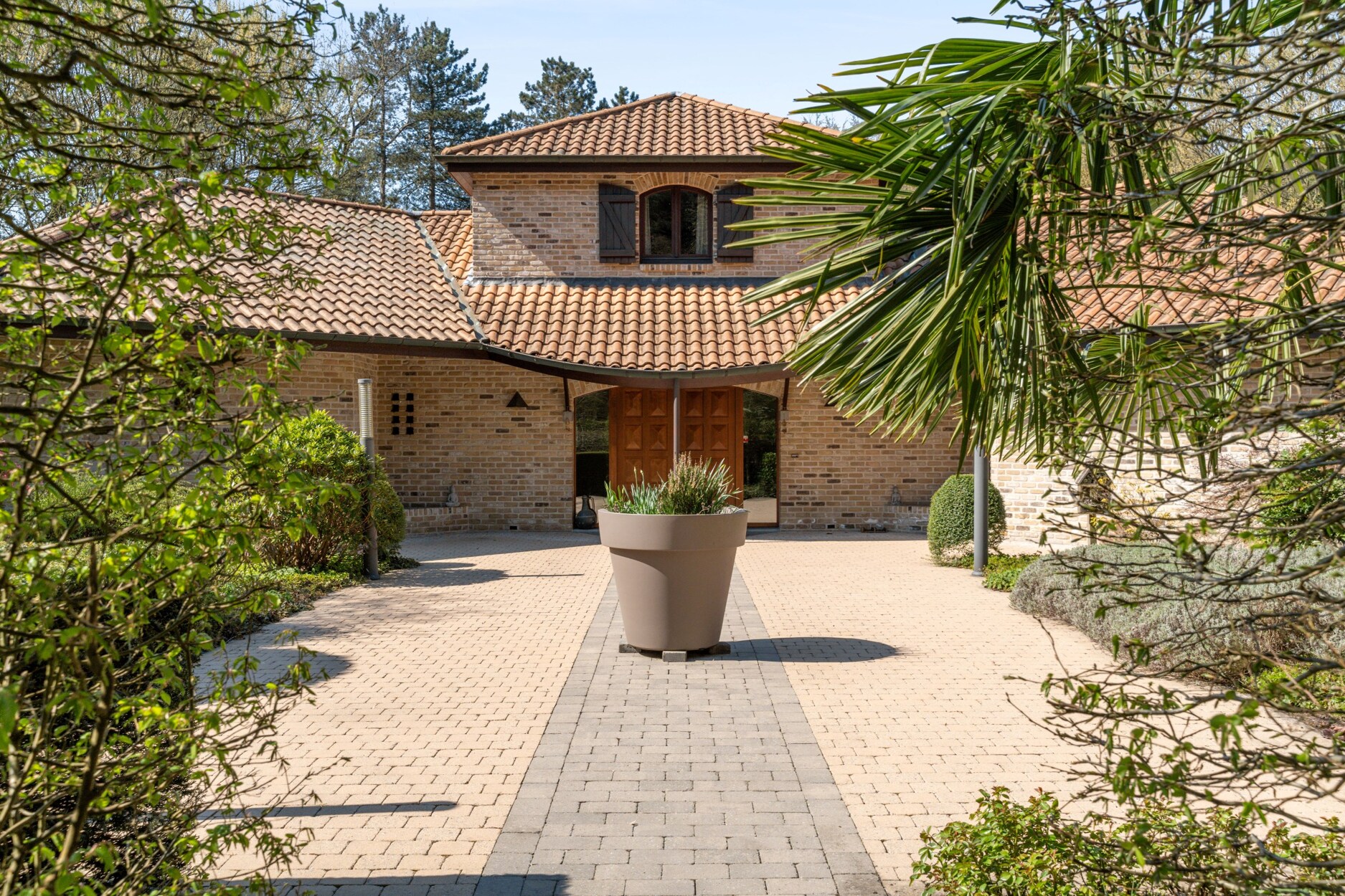 Spaanse villa op 8.670 m² in Schoten 