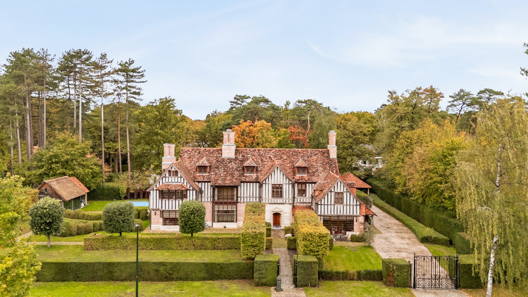 Prachtige Engelse Tudor Villa op Toplocatie