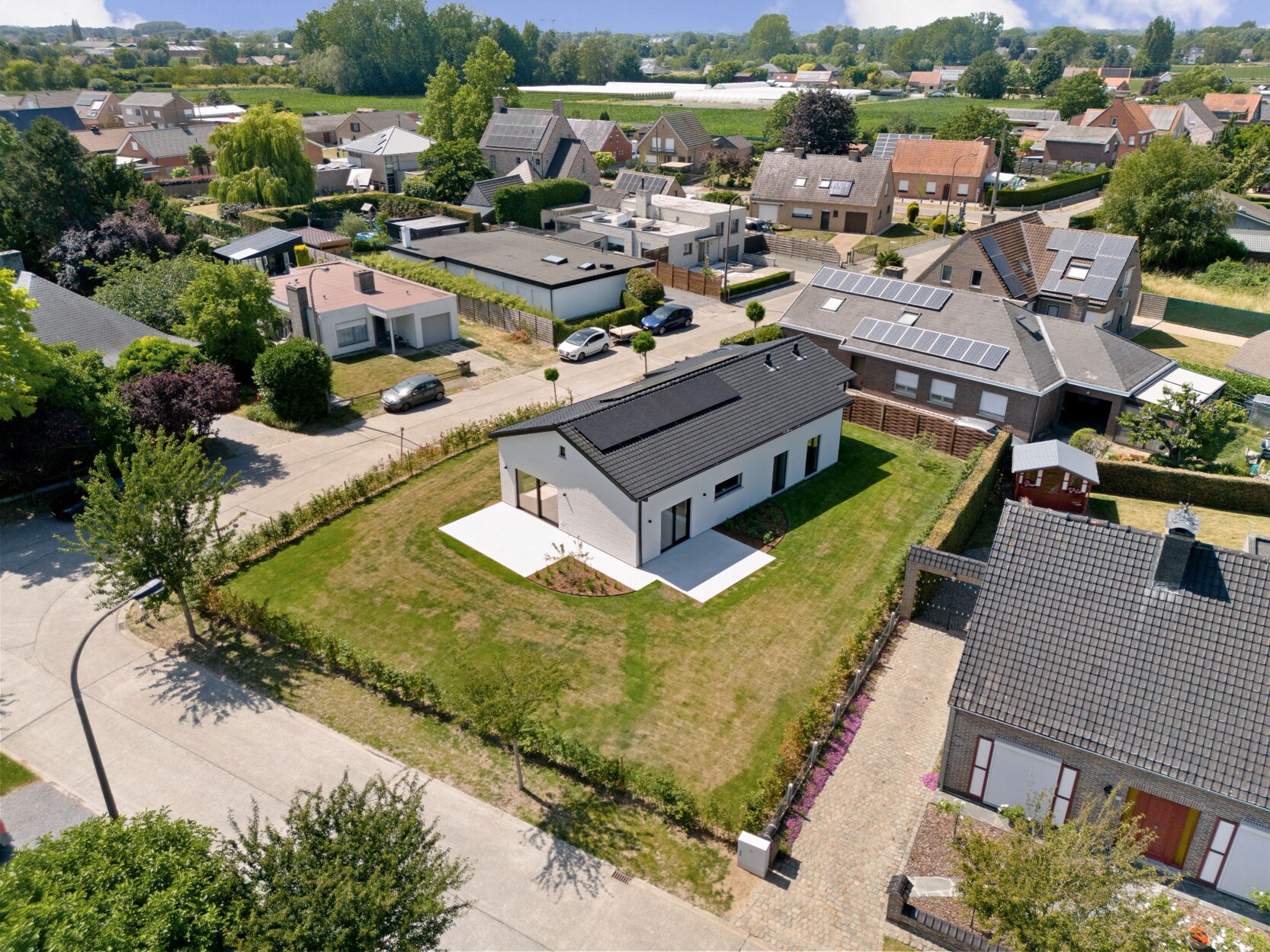 Luxueus gerenoveerde woning in rustige buurt.