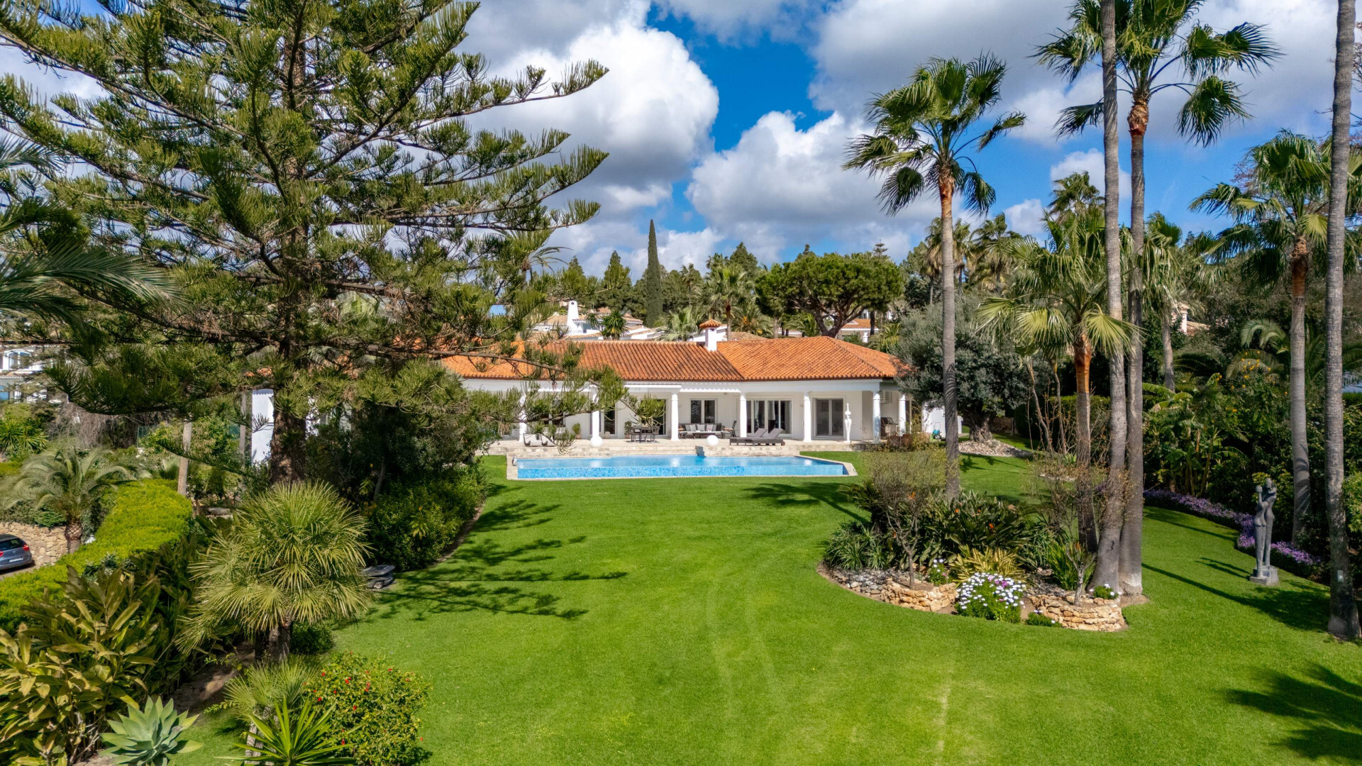 Villa met een groot potentieel in een van de meest exclusieve wijken van Marbella, Las Chapas