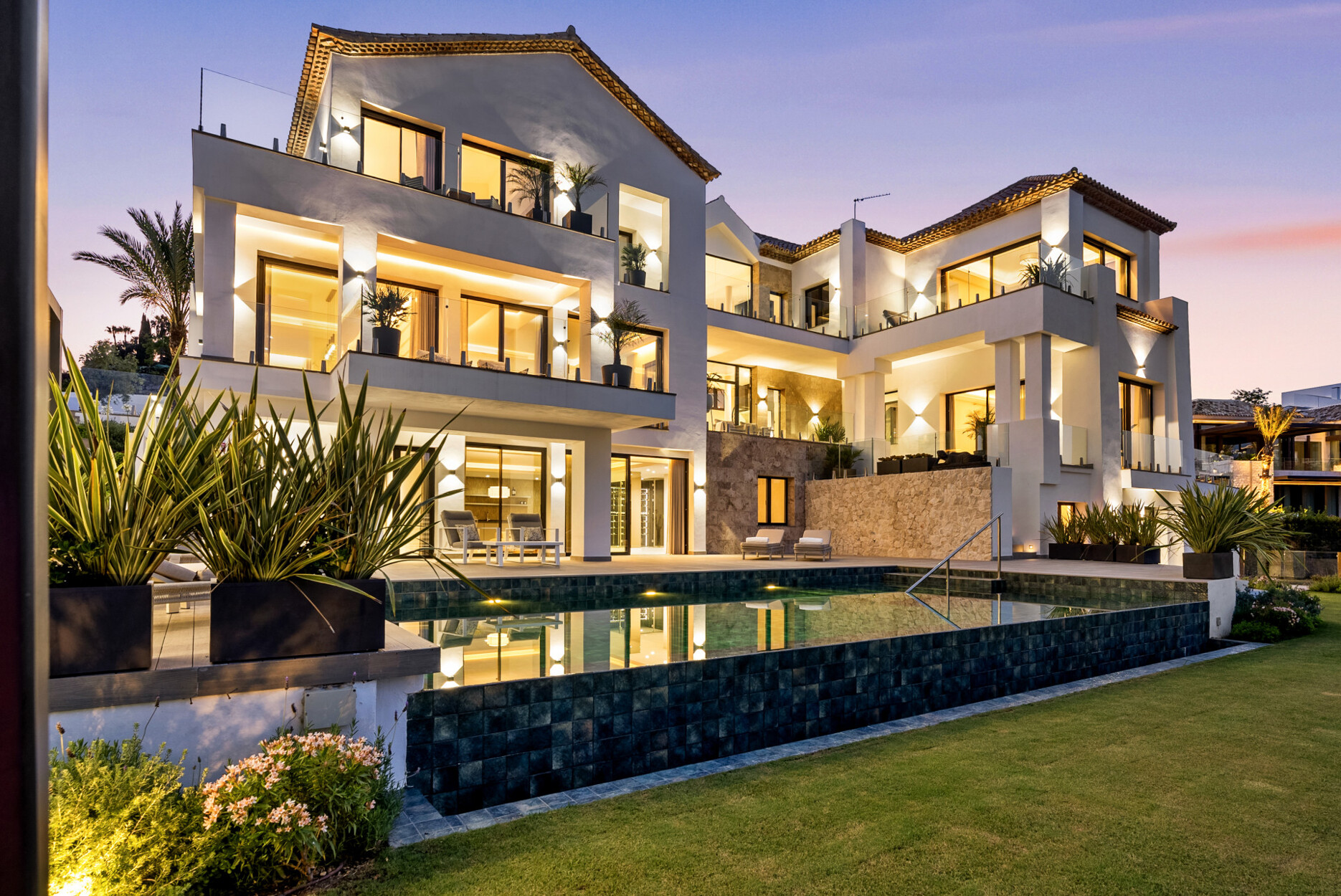 Villa met prachtig open uitzicht op de zee en de bergen, Los Flamingos, Benahavís