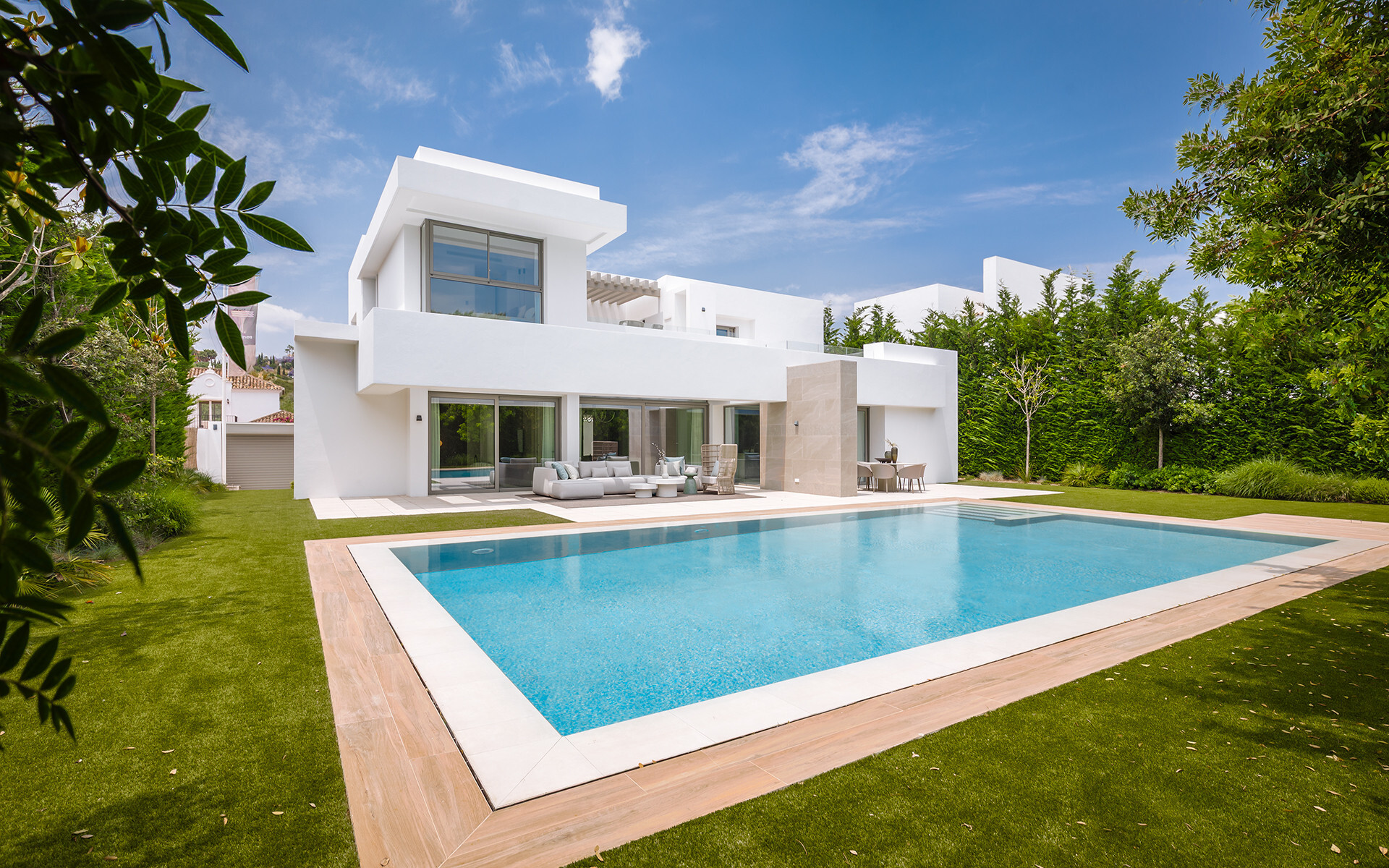 Gloednieuwe, moderne en mediterrane villa aan de New Golden Mile, Estepona