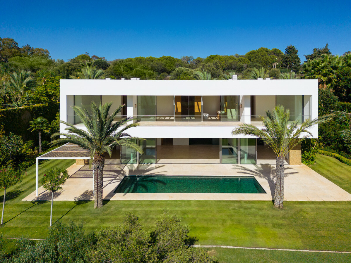 Geweldige moderne villa in Finca Cortesin.