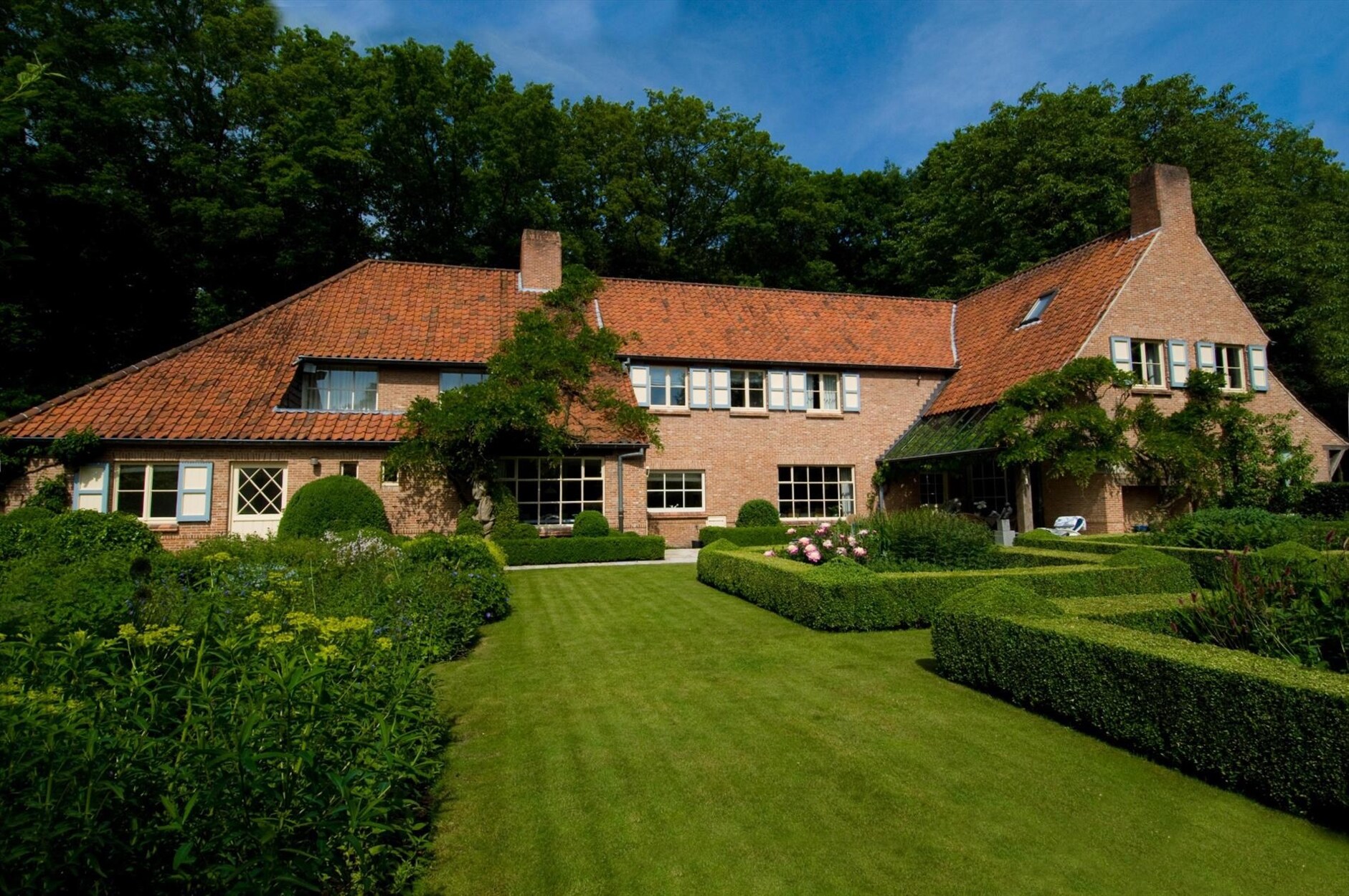 Uitzonderlijke villa op een prachtig domein van ca. 2,9 ha