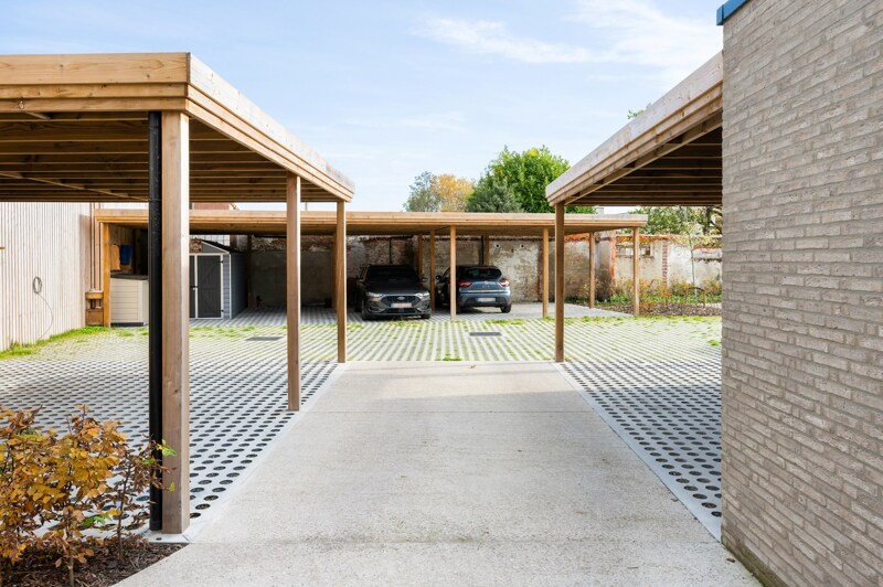 Benedenwoning te Oosteeklo