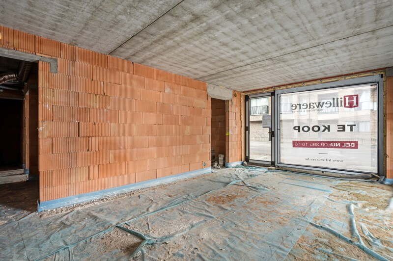 Commercieel kantoor te Oosteeklo