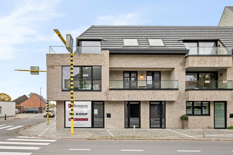 Commercieel kantoor te Oosteeklo