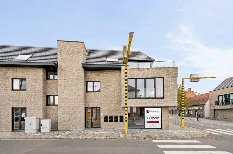 Commercieel kantoor te Oosteeklo