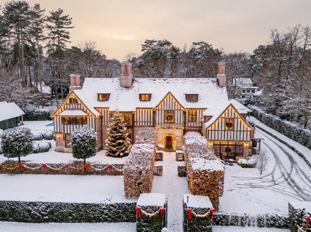 Prachtige Engelse Tudor Villa op Toplocatie