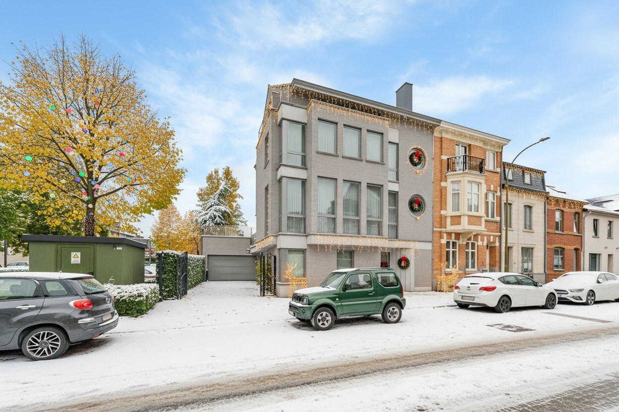 Centraal gelegen woning met lift  op 7 are 