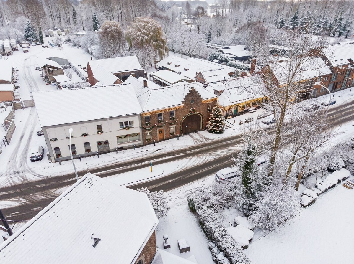 Unieke hoeve met extra woonst op 24 are