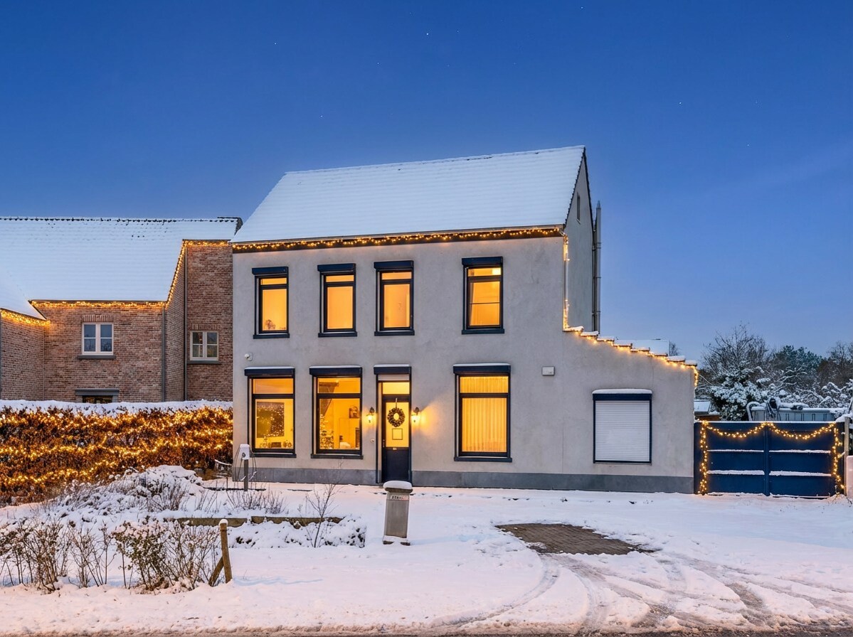 Gunstig gelegen gerenoveerde woning met 2à3 slaapkamers en 2 badkamers, op een perceel van 762 m²