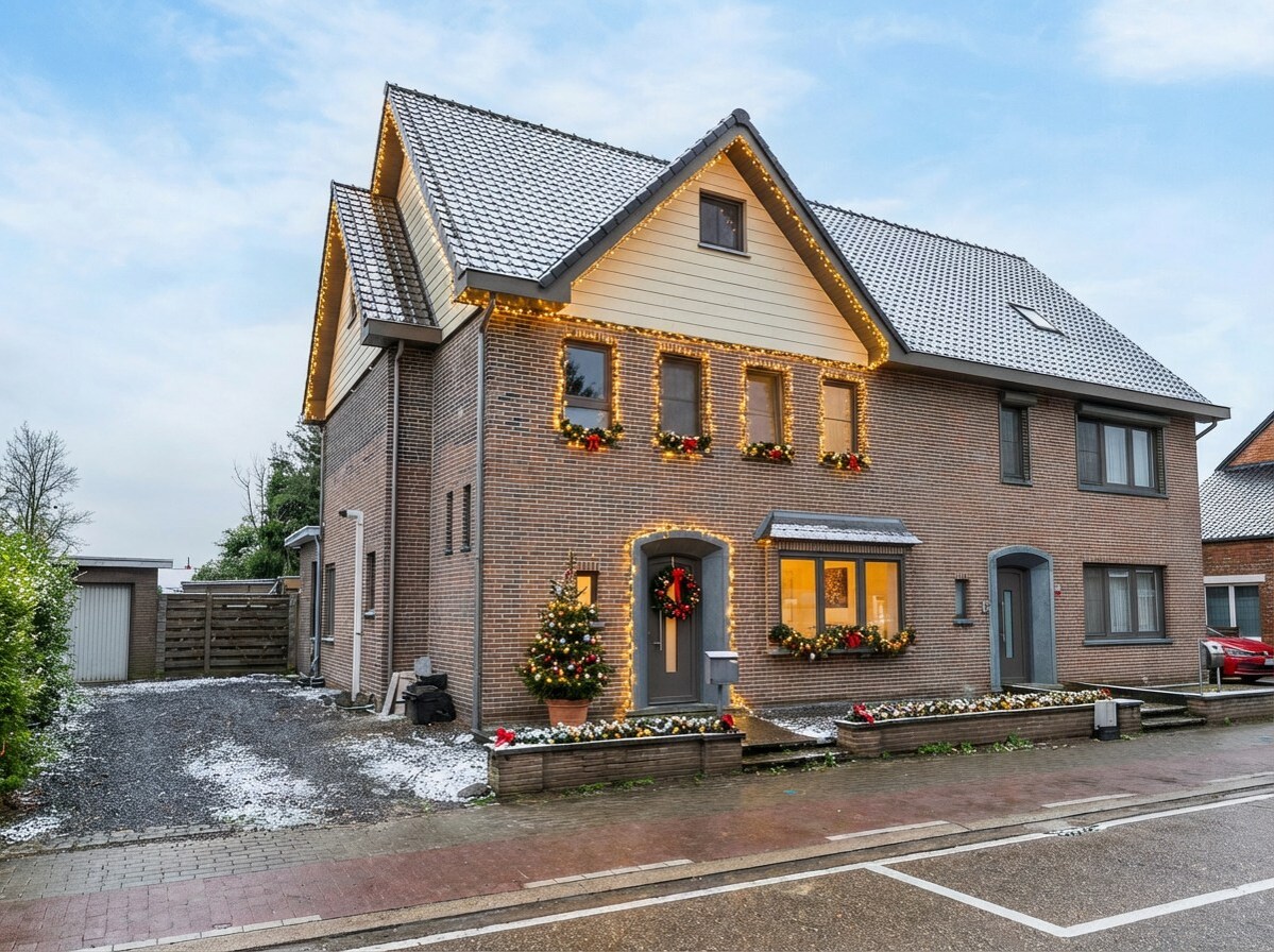 Ideaal gelegen half open gezinswoning met 5 slaapkamers te Beringen