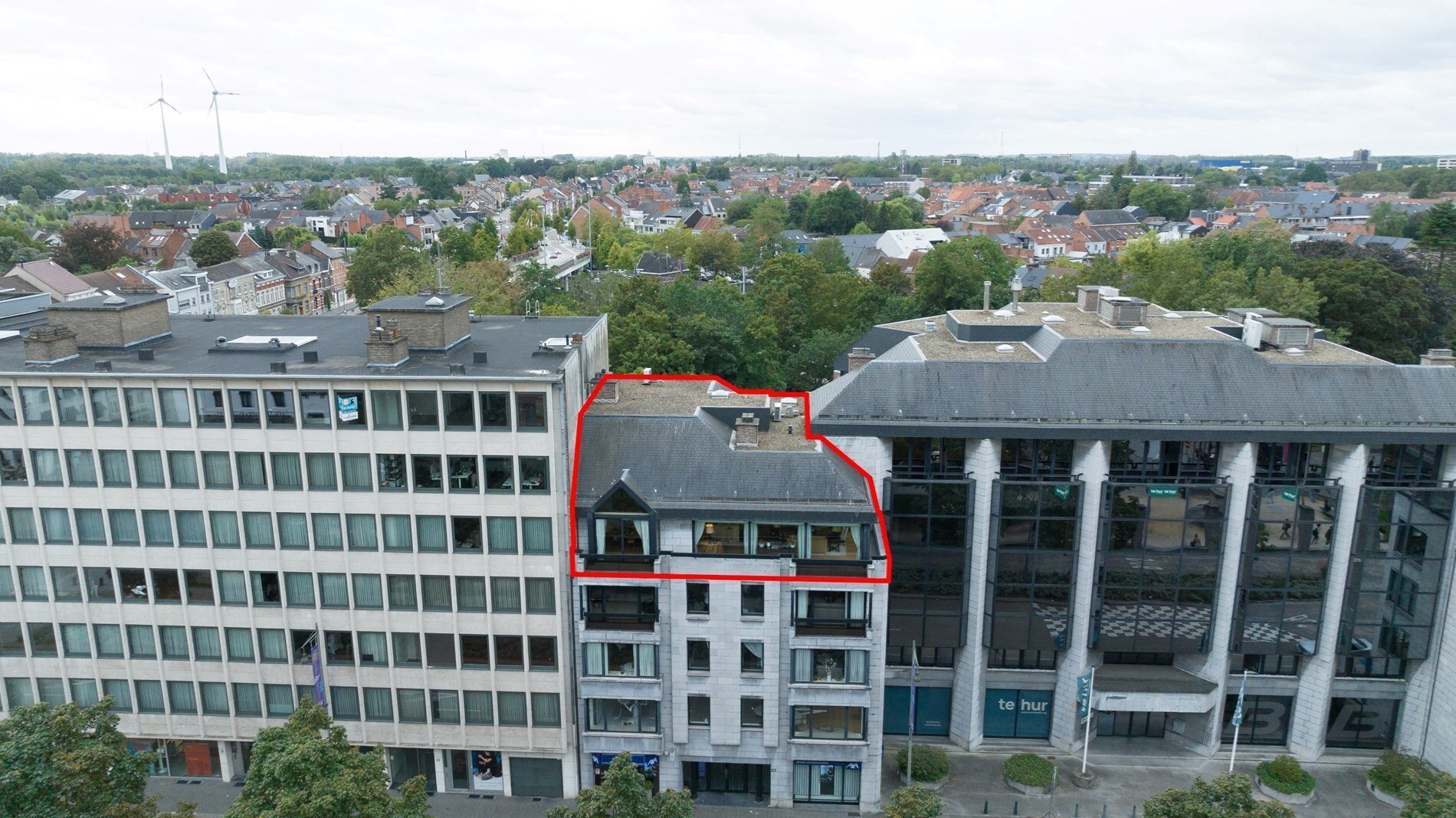Ideaal gelegen luxe penthouse van 253m2 met ruim terras te Hasselt centrum.