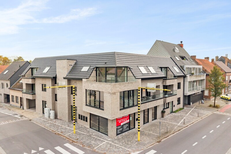 Commercieel kantoor te Oosteeklo