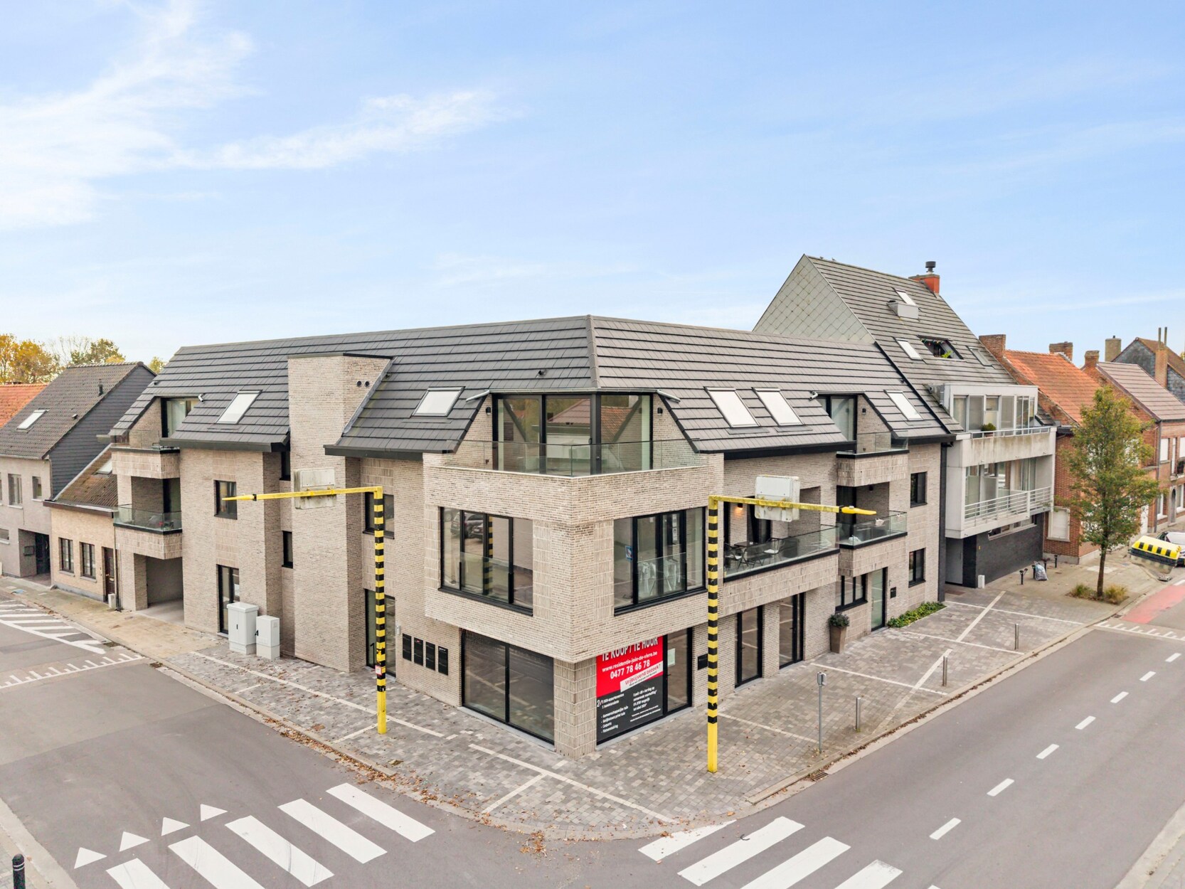 Commerciële ruimte op toplocatie in Oosteeklo