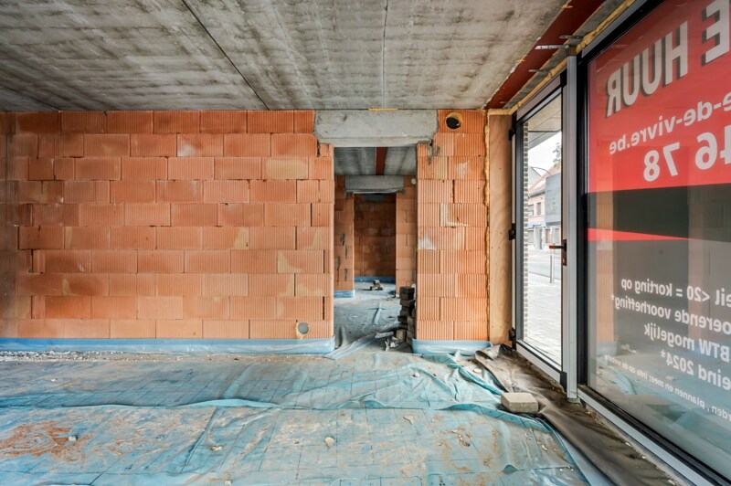 Commercieel kantoor te Oosteeklo