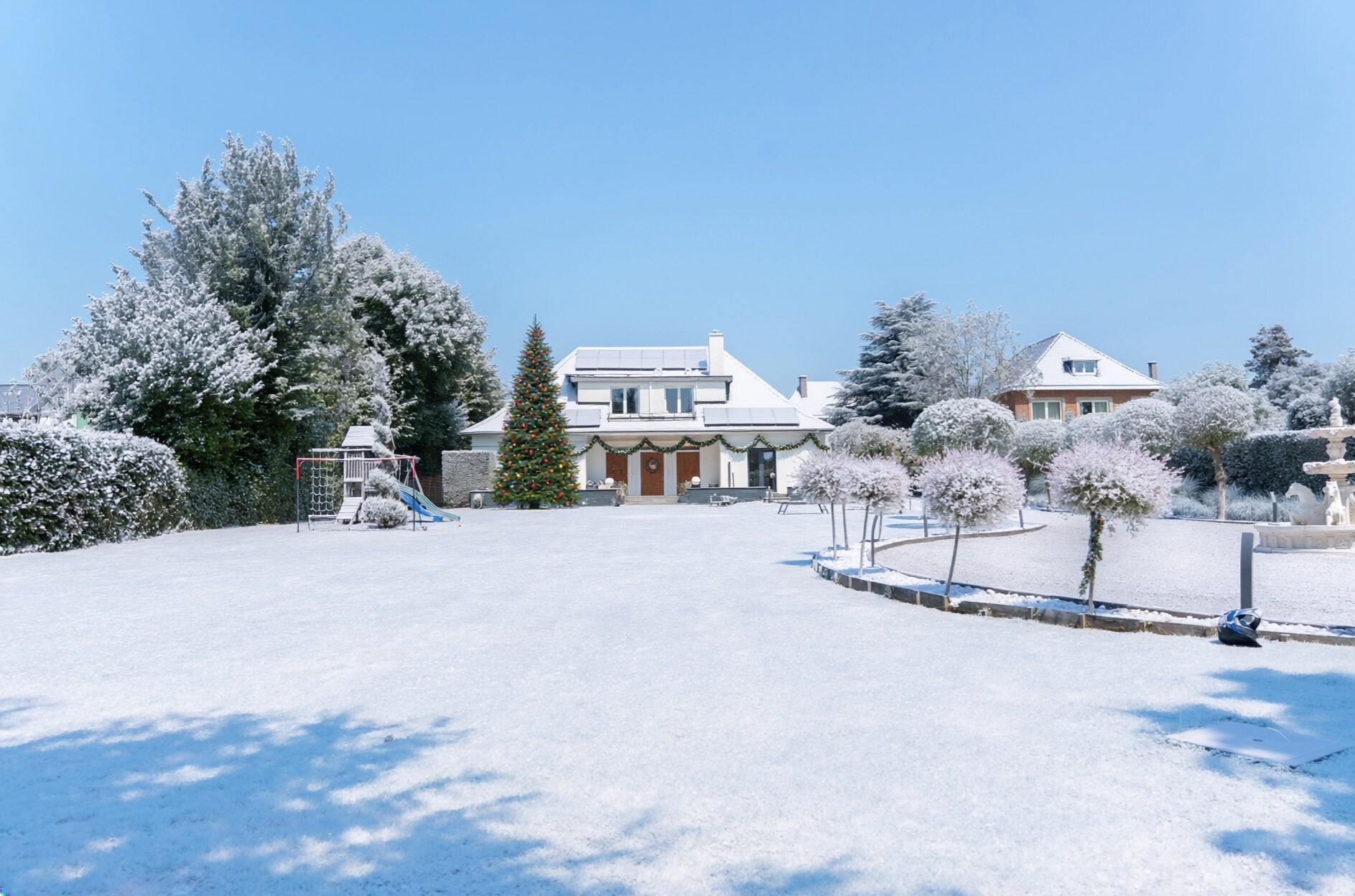Beau Séjour - Eigentijdse villa op 27 are grond.