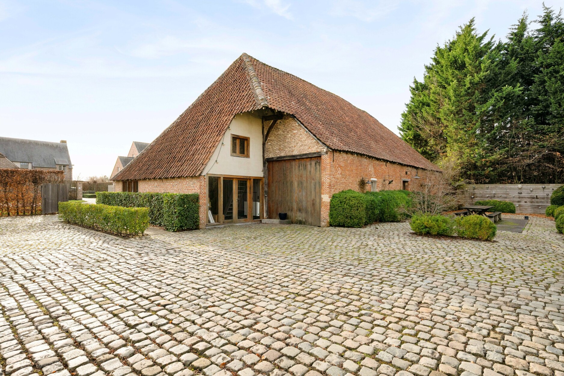 Karaktervolle hoeve op een uitzonderlijk perceel van 23 are in Sint-Katelijne-Waver