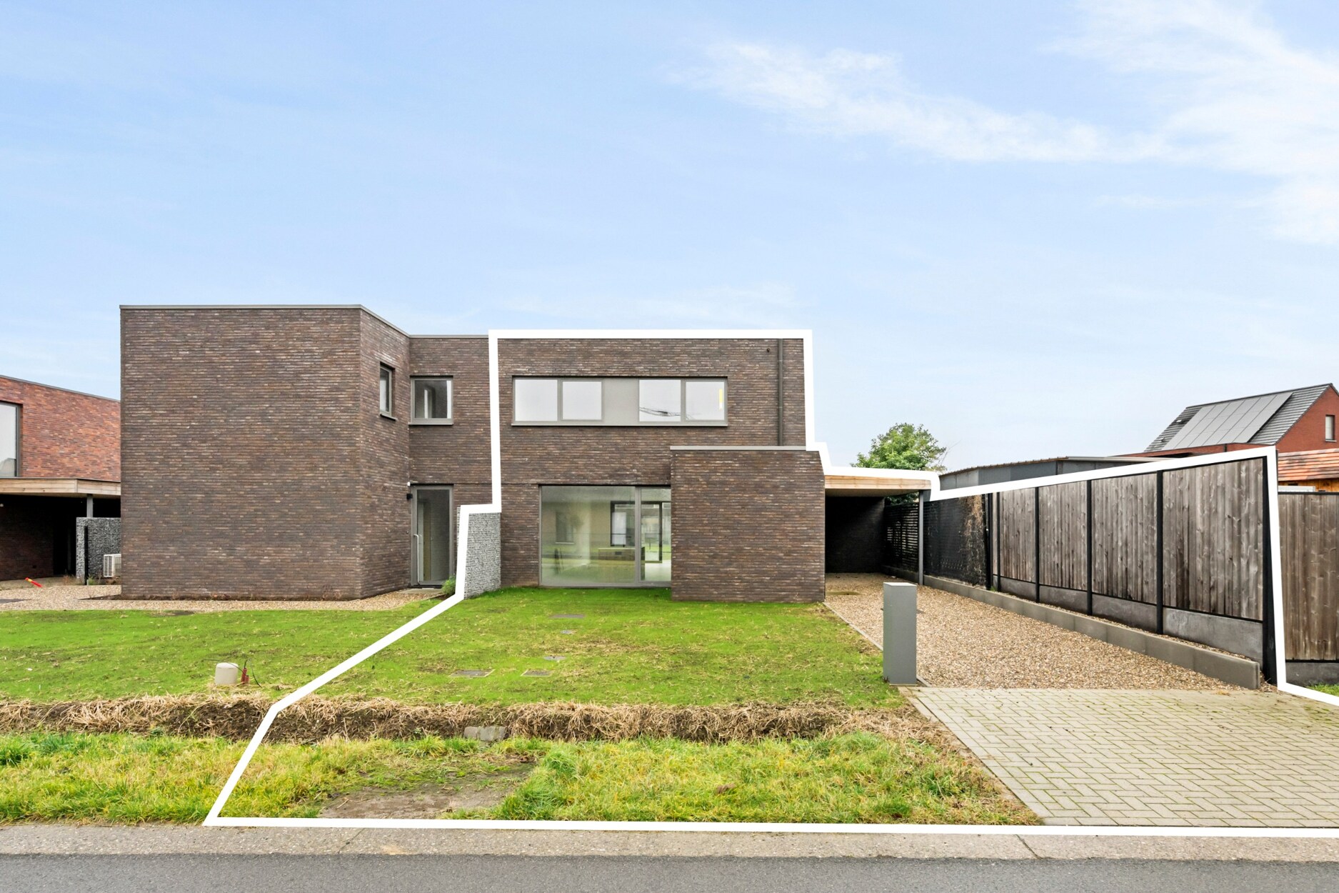 Energiezuinige halfopen gezinswoning op ca. 446 m² te Balen