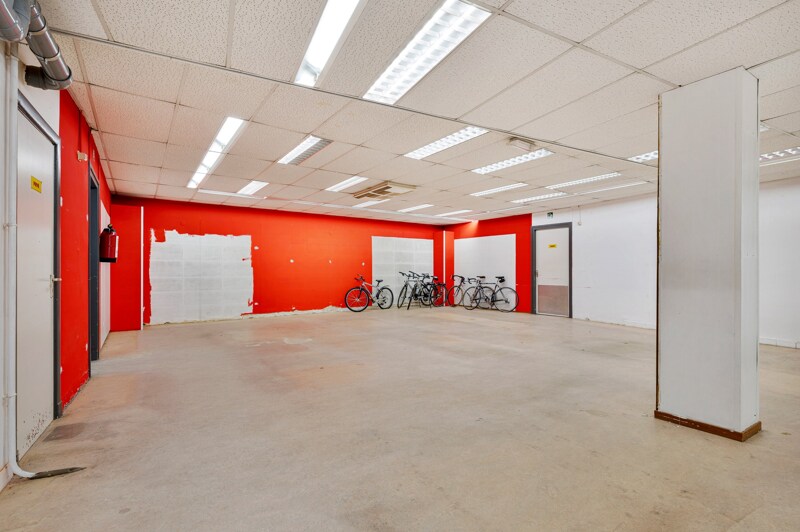 Commerciële winkel te Lommel