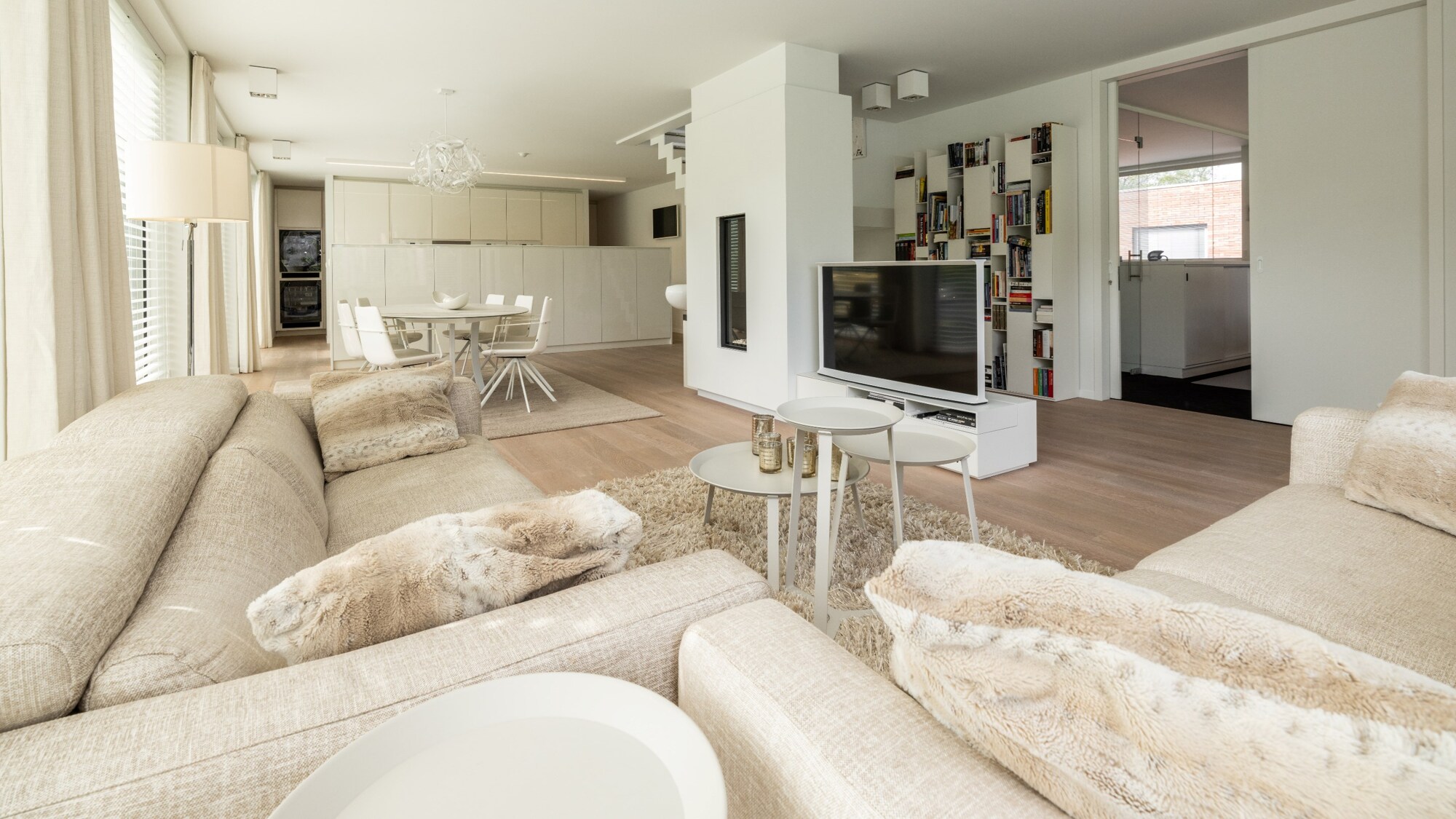 Handelspand met Appartement op 785m² grond