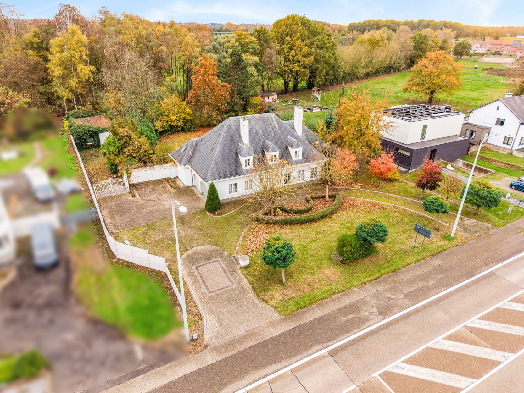 Tijdloze villa met zonnige tuin en grote losstaande garage op 29 are
