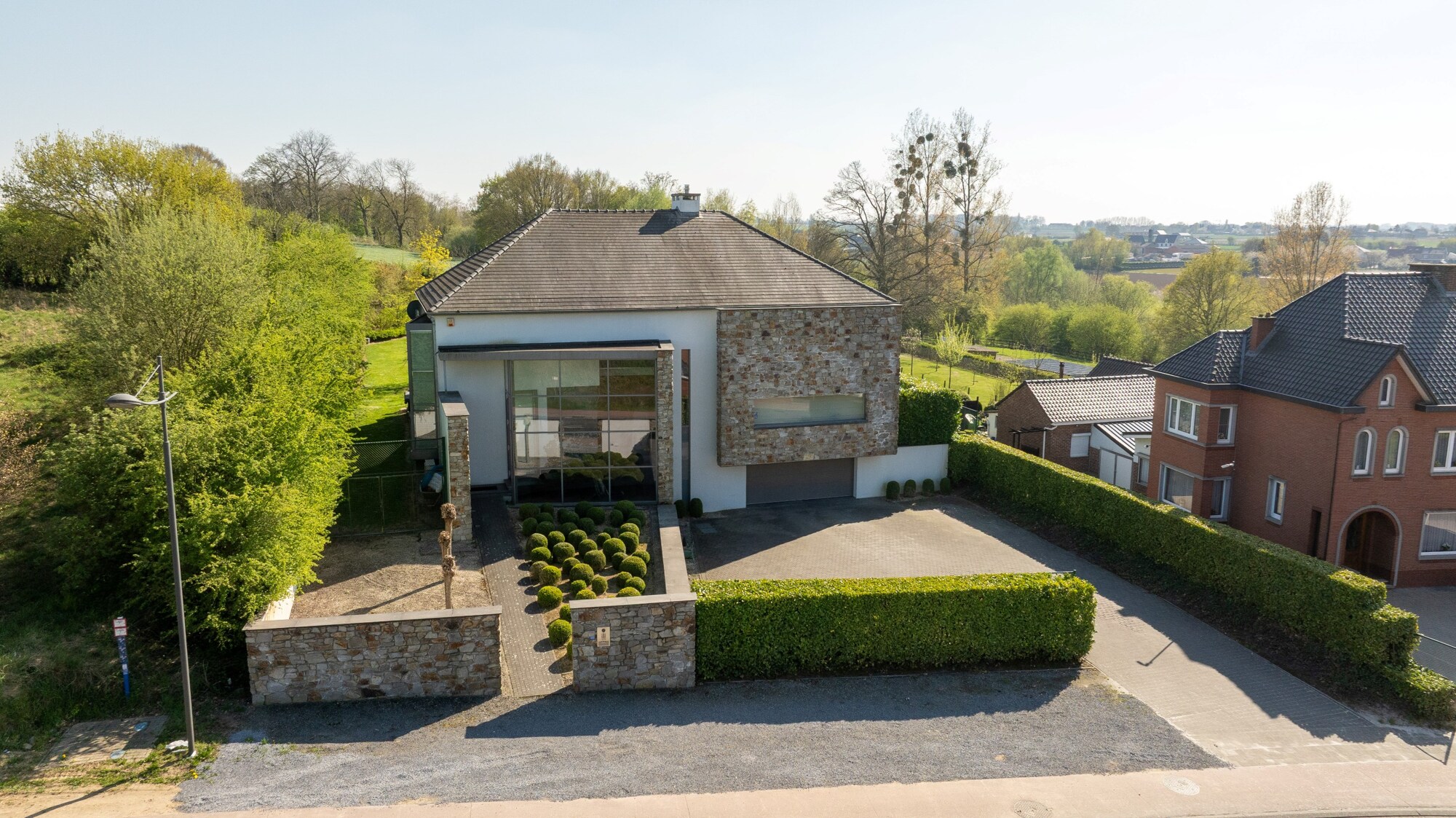 Luxueuze villa met zwembad op riant perceel van 1,5 hectare