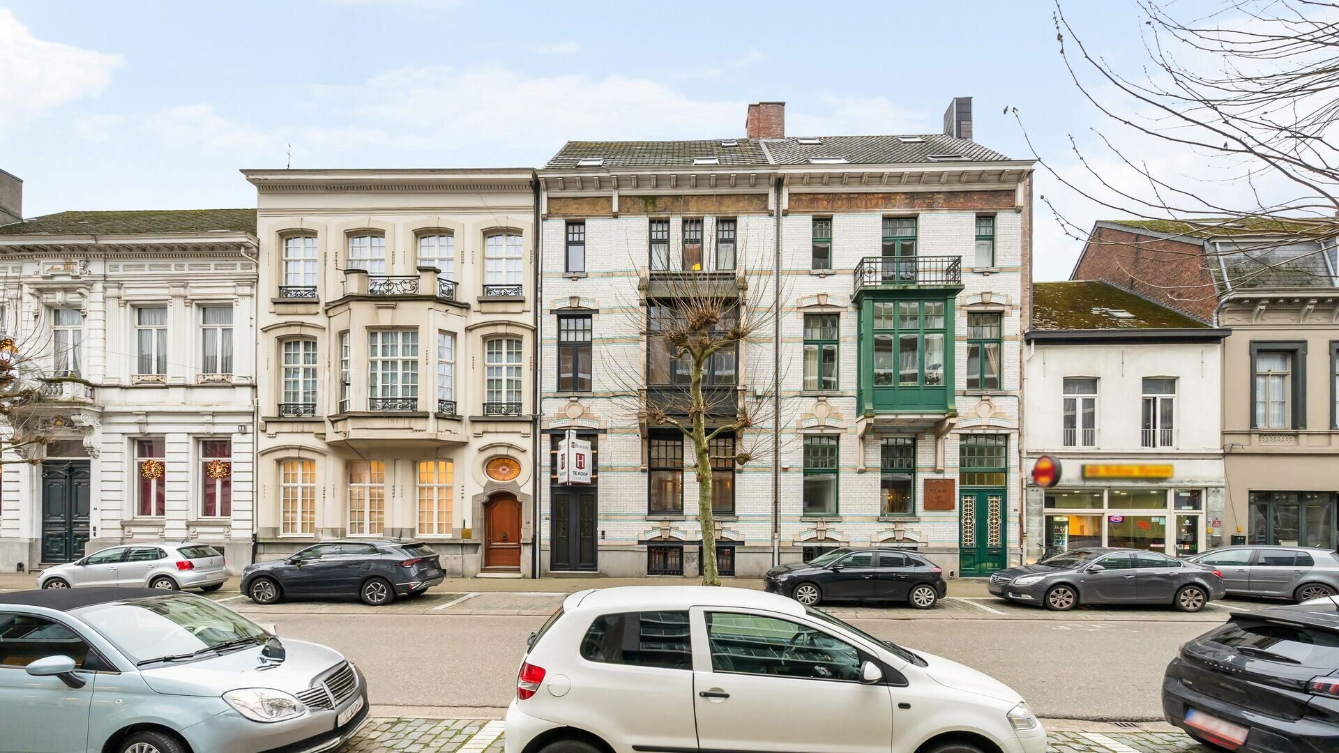 Prachtige, eclectische en ruime herenwoning met tuin en dubbele garage