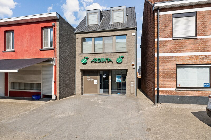 Appartementsgebouw te Ravels
