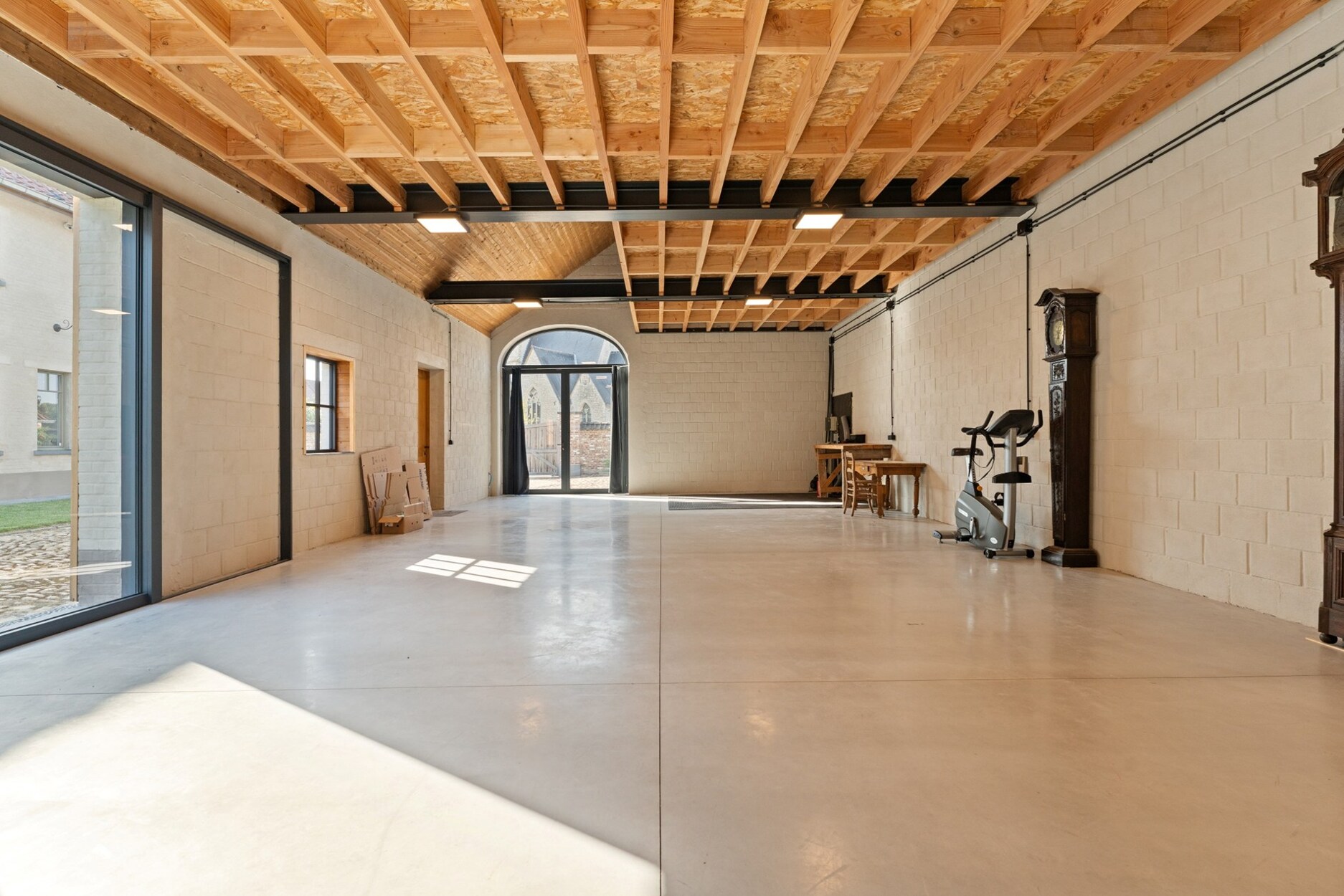 Commercieel kantoor met woongelegenheid