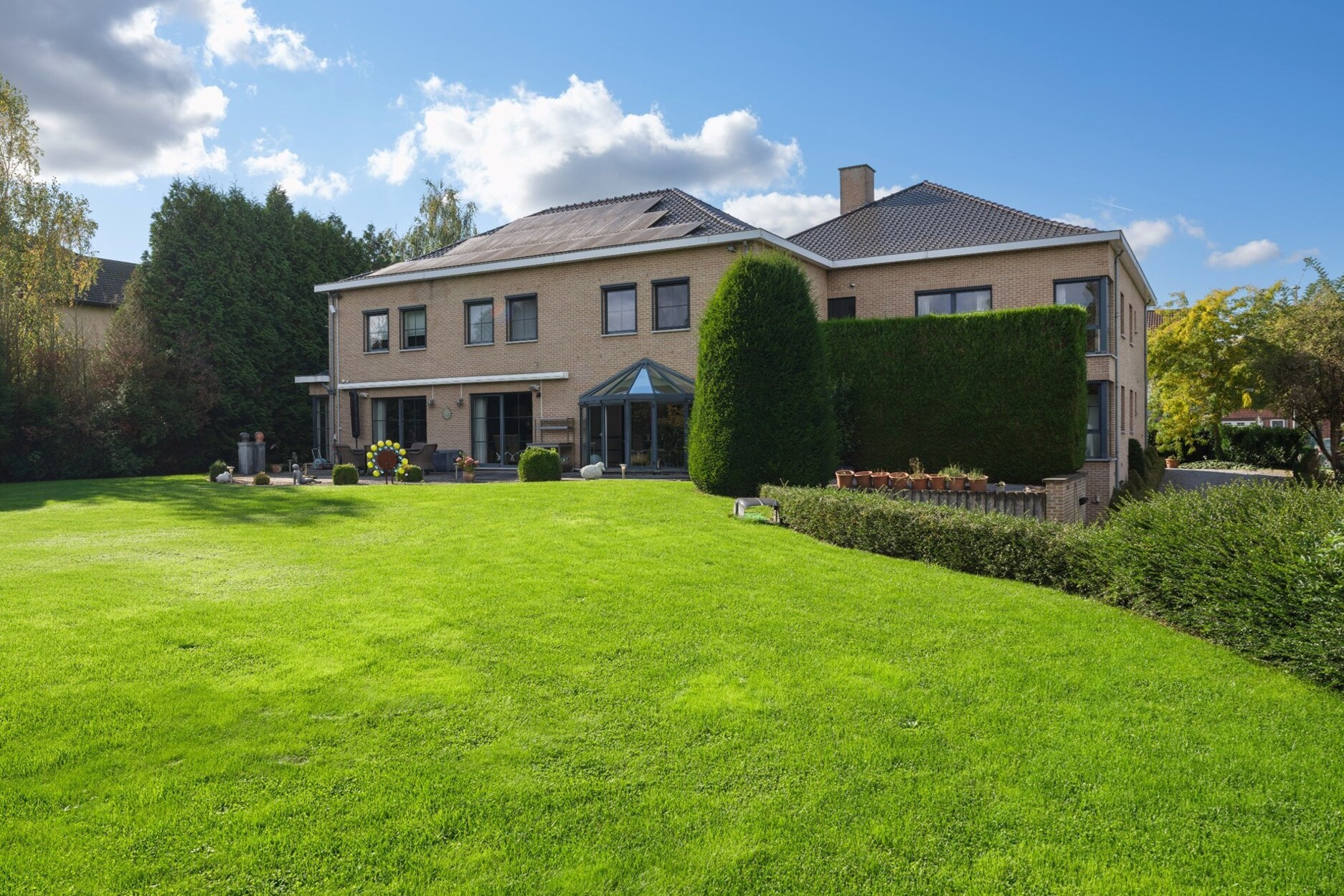 Uitzonderlijke woning met 6 slaapkamers en polyvalente ruimtes