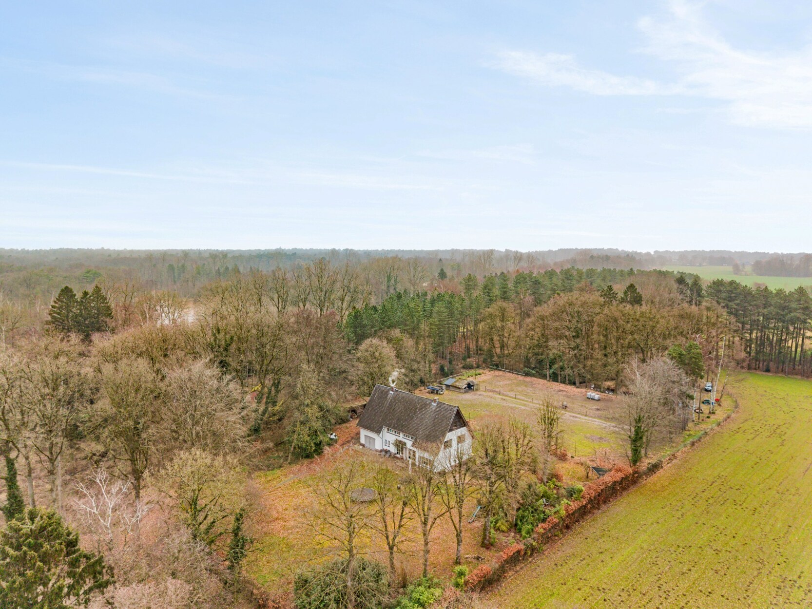 Groen gelegen villa met volledige privacy op perceel van +/- 3,3ha  te Kasterlee!