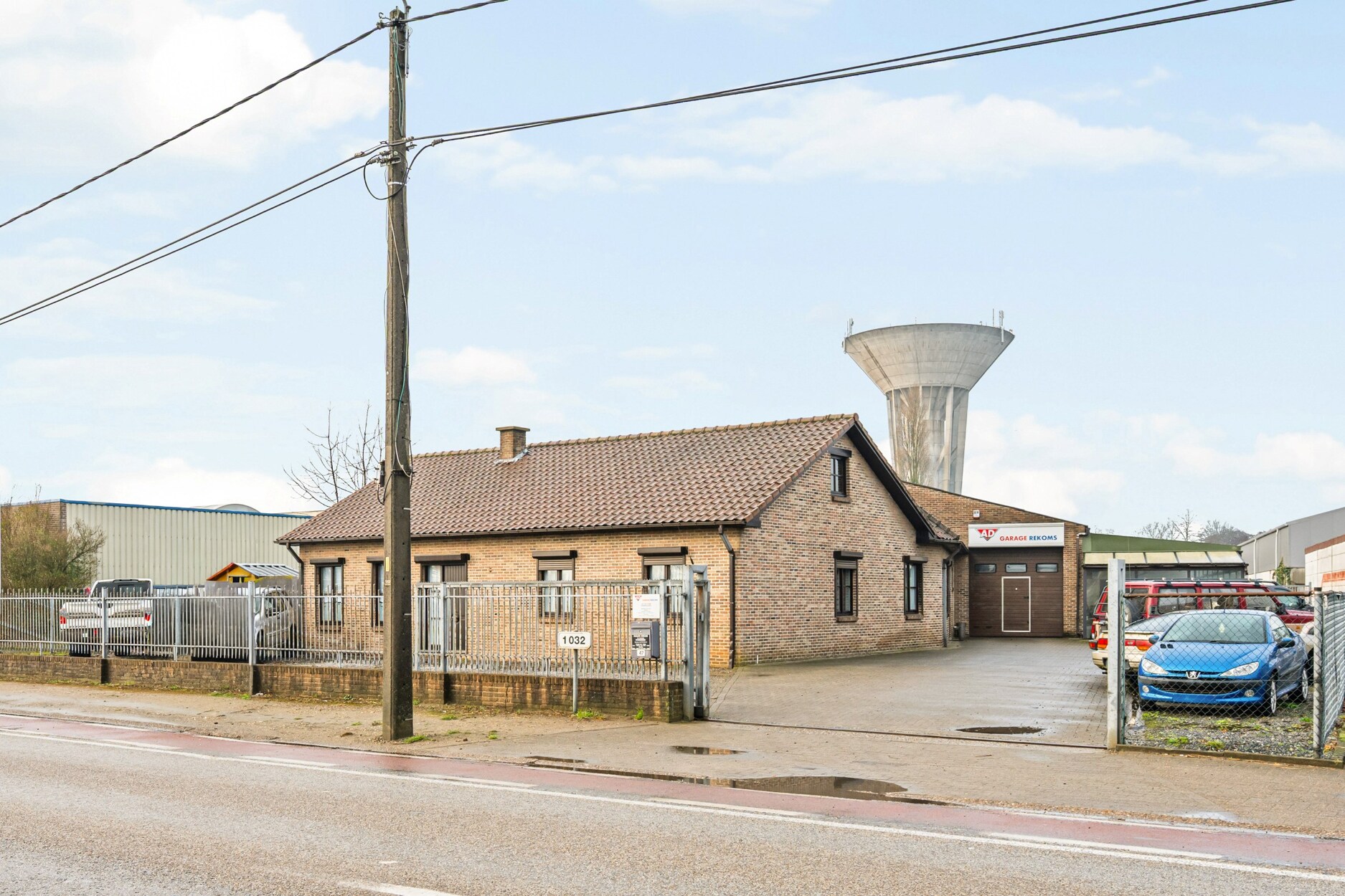 Woning met garage (+- 400 m²) op 24 are te Peer