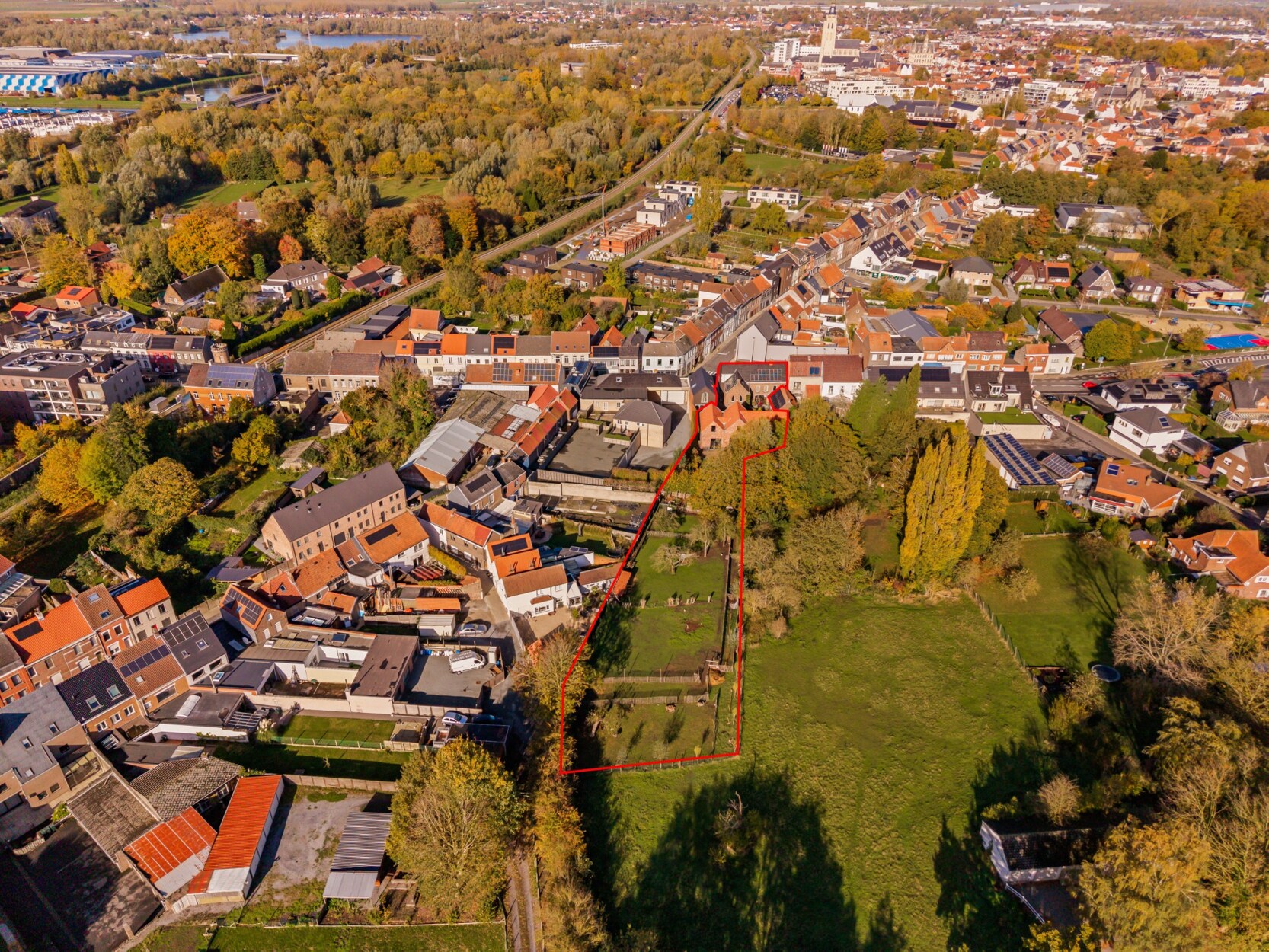 Woning/kantoor met casco nieuwbouw en unieke tuin