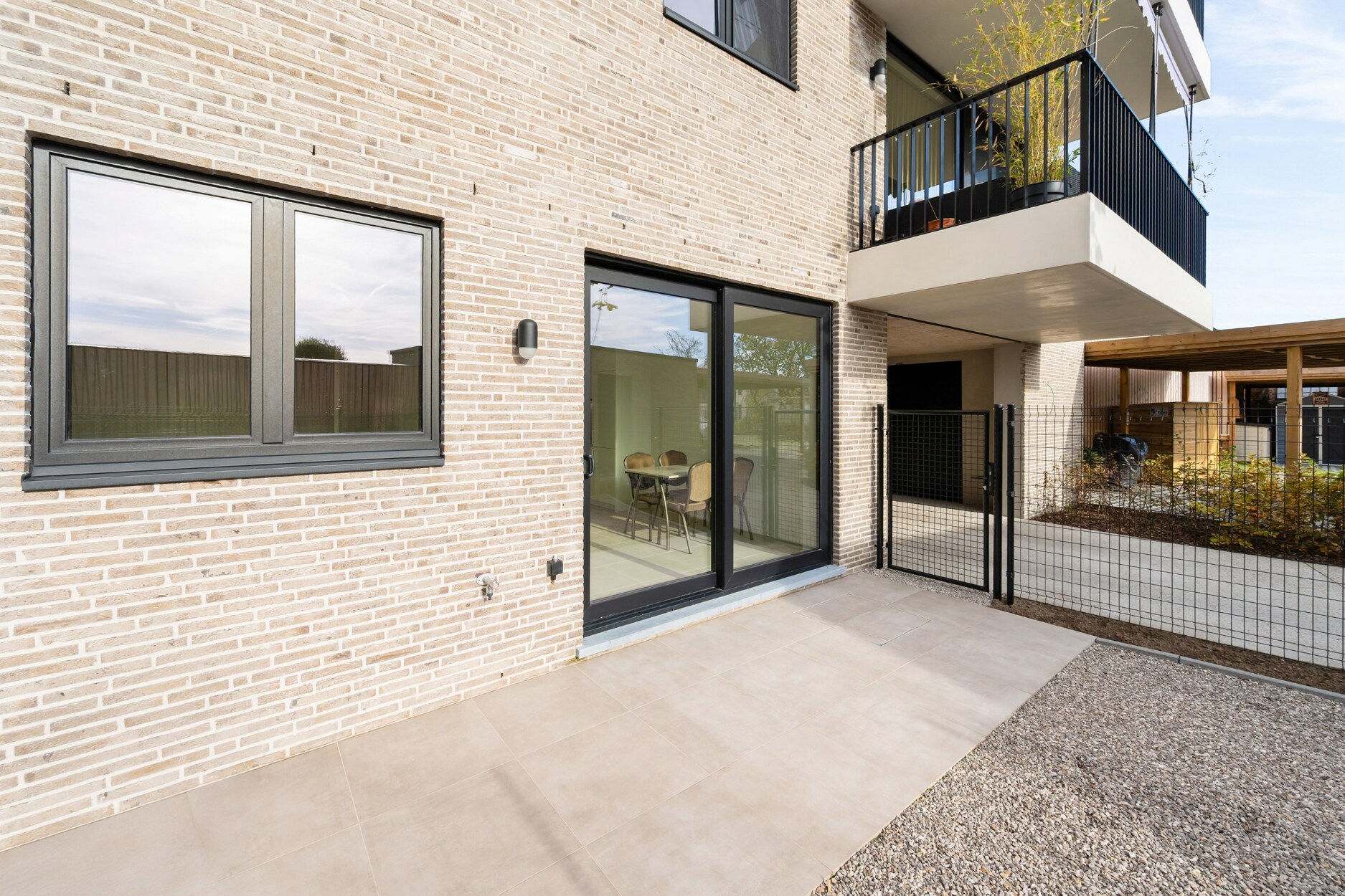 Gelijkvloers BEN-appartement in Oosteeklo