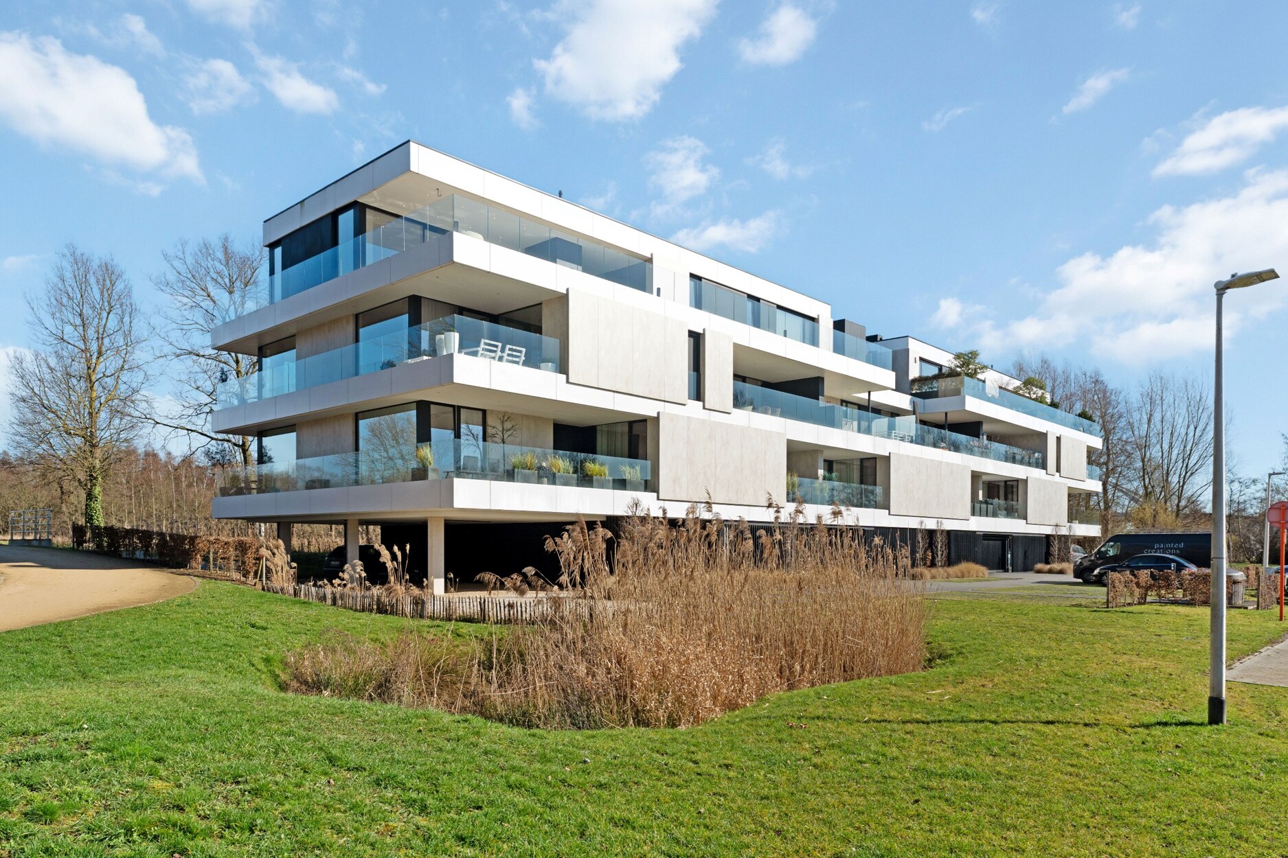 Exclusief wonen op topniveau – Luxe penthouse met panoramisch kanaalzicht te Hasselt.