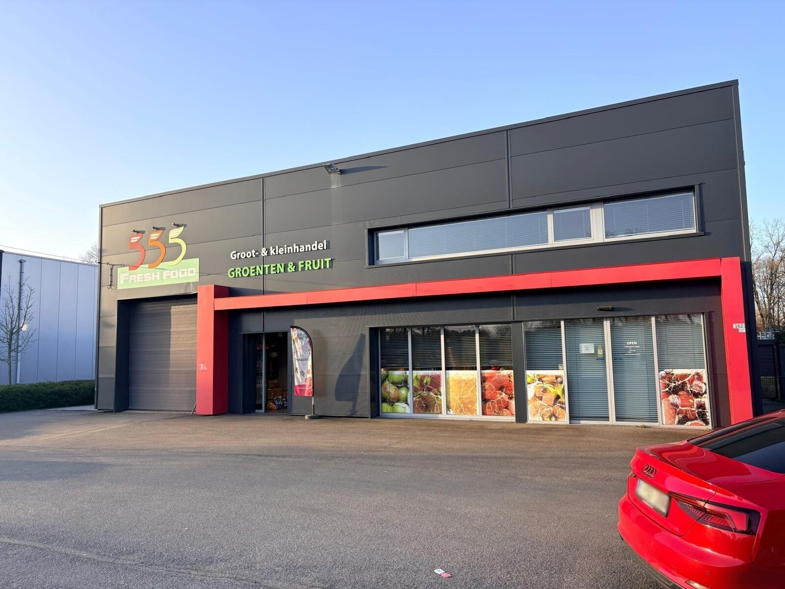 Handelsgebouw van ca 500 m² op een grond van 2.000m² 