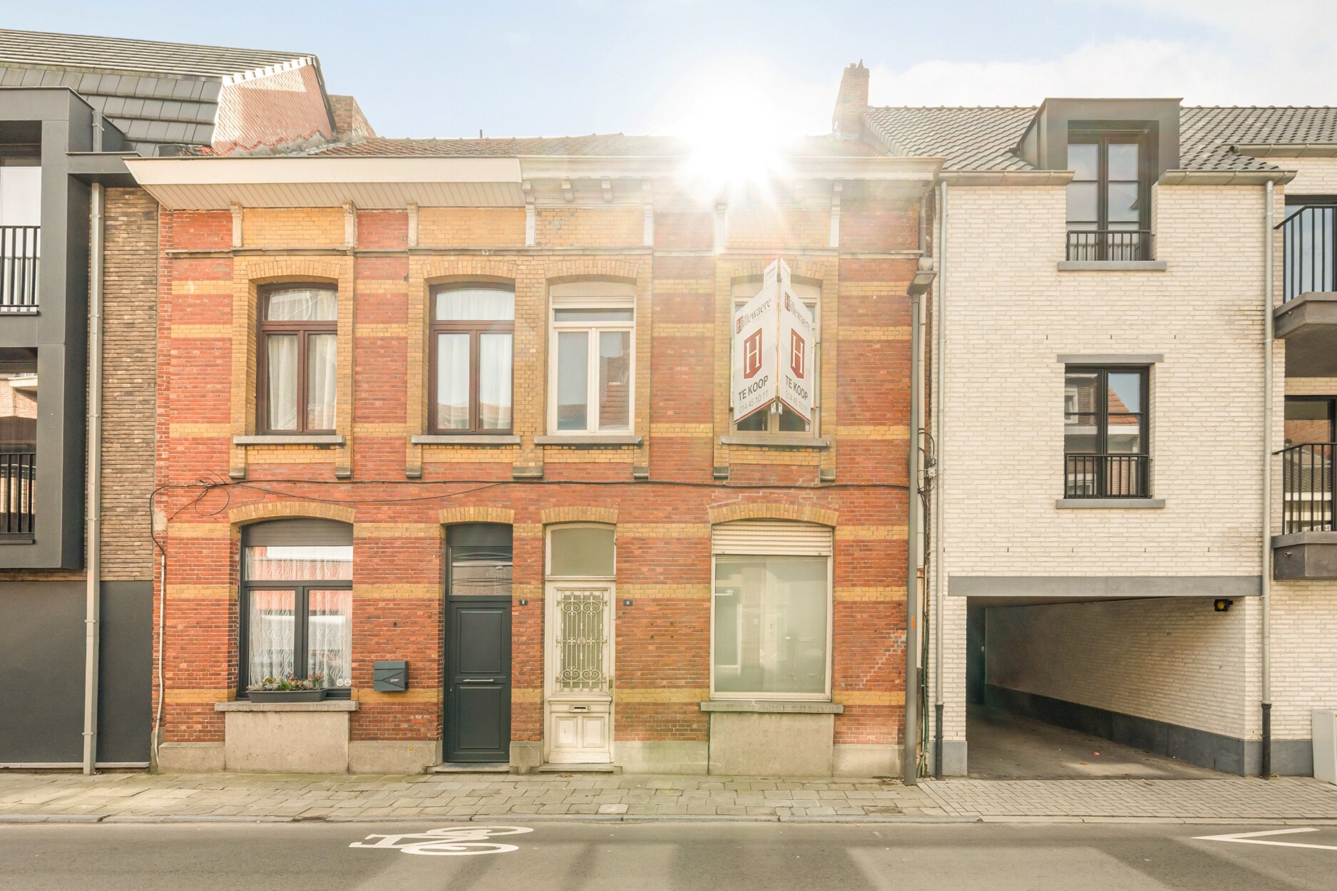 Te renoveren stadswoning 3 slpk, koer en ruime garage