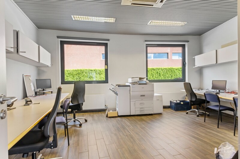 Commercieel kantoor te Zwijnaarde