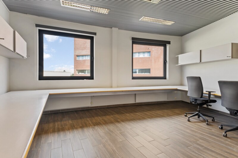 Commercieel kantoor te Zwijnaarde