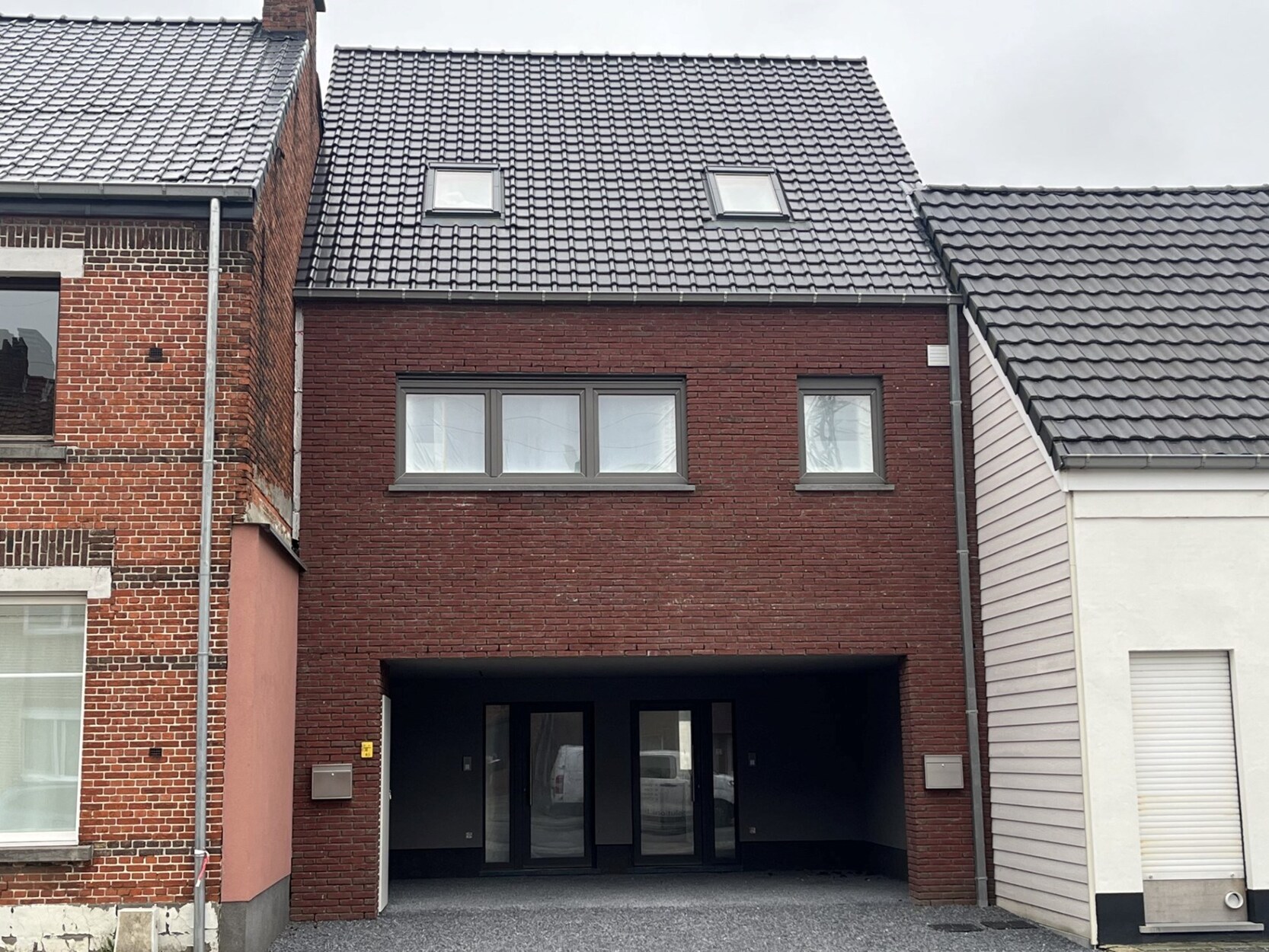 Recent duplex appartement met tuin, 2 slaapkamers en parkeerplaats in Mol