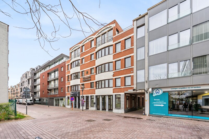 Commerciële winkel te Genk