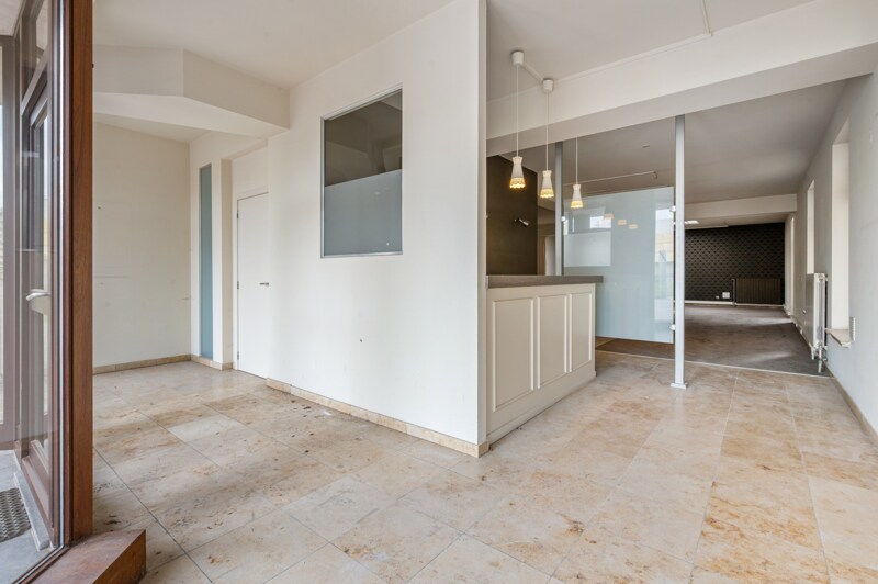 Commerciële winkel te Genk