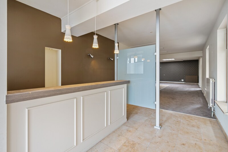 Commerciële winkel te Genk