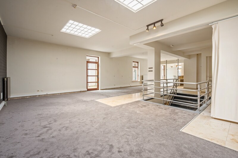 Commerciële winkel te Genk